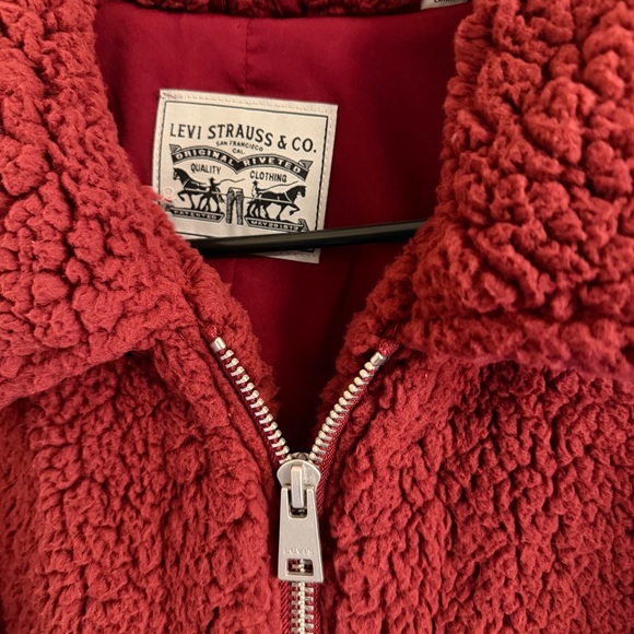 Levi’s Red Teddy Coat Faux Fur Zip Jacket Women’s Large NWT - Picture 4 of 9